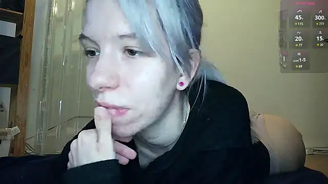 Snapshot of cruellagoth666 chatting on May 2026 01:37:01 PM cruellagoth666 online show from May 2026 01:37:01 PM