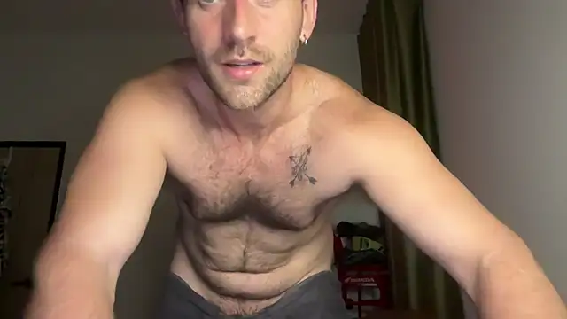 Snapshot of lukegunn chatting on April 2026 11:02:02 PM lukegunn online show from April 2026 11:02:02 PM