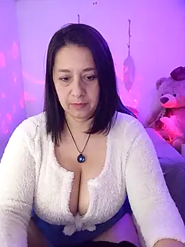 camilalatti online show from April 2026 08:33:01 PM