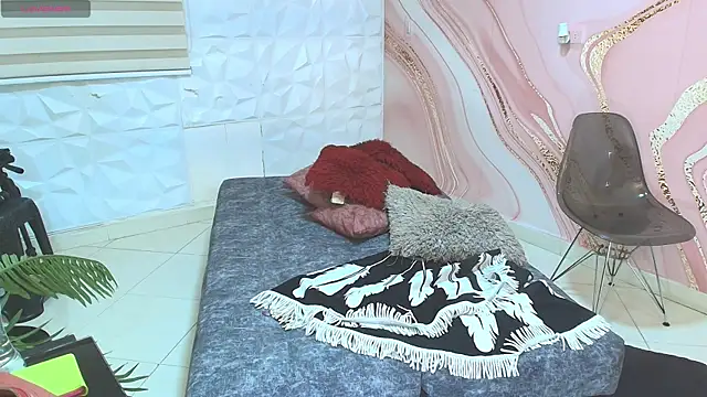 Snapshot of cintiagreyx chatting on February 2025 03:08:01 PM cintiagreyx online show from February 2025 03:08:01 PM