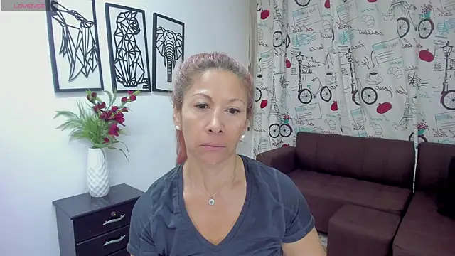 Snapshot of cintiagreyx chatting on February 2025 11:30:02 AM cintiagreyx online show from February 2025 11:30:02 AM