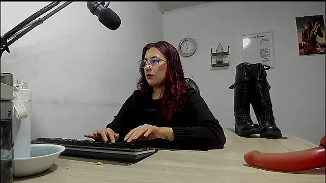 Snapshot of Scarlett_Sen chatting on February 2025 04:03:02 PM Scarlett Sen online show from February 2025 04:03:02 PM