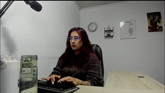 Snapshot of Scarlett_Sen chatting on February 2025 03:48:02 PM Scarlett Sen online show from February 2025 03:48:02 PM