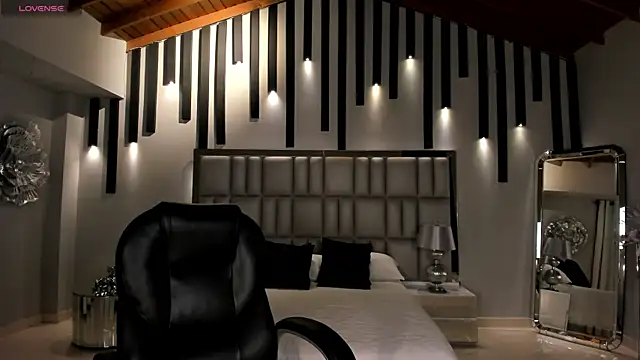 NickyLawson online show from November 2025 11:20:02 PM