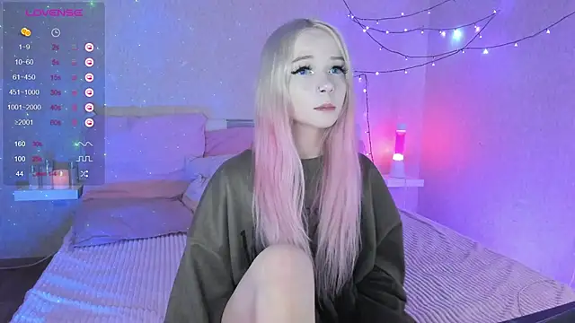 Snapshot of Misty_Shadow chatting on December 2024 06:32:02 PM Misty Shadow online show from December 2024 06:32:02 PM