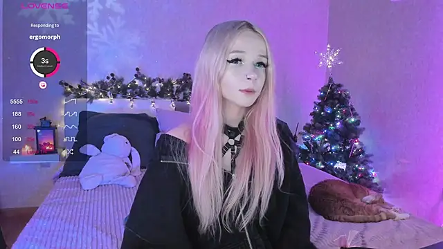 Snapshot of Misty_Shadow chatting on December 2024 11:33:02 PM Misty Shadow online show from December 2024 11:33:02 PM
