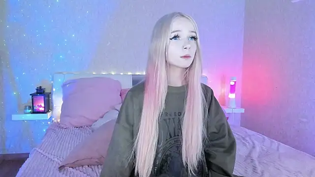 Snapshot of Misty_Shadow chatting on January 2025 10:19:01 PM Misty Shadow online show from January 2025 10:19:01 PM