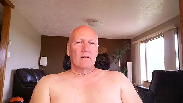 Snapshot of BasicAnt chatting on May 2026 05:52:02 PM BasicAnt online show from May 2026 05:52:02 PM