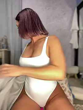 AprilRae  online show from January 2026 06:18:02 AM