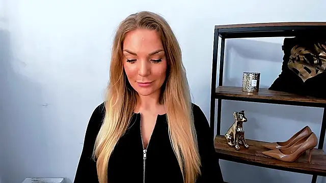 AulloraHoney online show from April 2026 05:19:08 AM