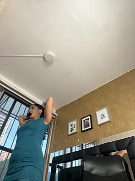 Snapshot of Little_Amber6 chatting on January 2025 09:17:01 PM Little Amber6 online show from January 2025 09:17:01 PM