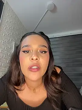 Snapshot of Little_Amber6 chatting on January 2025 01:56:02 AM Little Amber6 online show from January 2025 01:56:02 AM