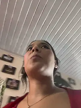 Snapshot of Little_Amber6 chatting on January 2025 11:12:02 PM Little Amber6 online show from January 2025 11:12:02 PM