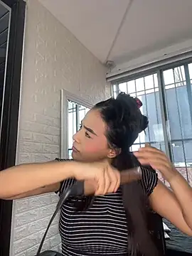 Snapshot of Little_Amber6 chatting on February 2025 08:46:01 PM Little Amber6 online show from February 2025 08:46:01 PM