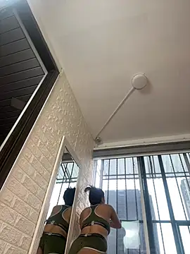 Snapshot of Little_Amber6 chatting on February 2025 12:37:01 PM Little Amber6 online show from February 2025 12:37:01 PM