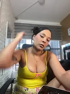 Snapshot of Little_Amber6 chatting on February 2025 09:02:01 PM Little Amber6 online show from February 2025 09:02:01 PM