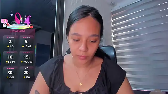 Snapshot of Little_Amber6 chatting on March 2025 08:33:02 PM Little Amber6 online show from March 2025 08:33:02 PM