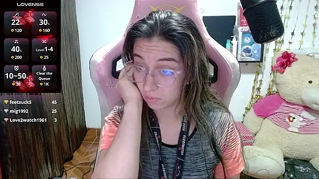 Maggie Fox3 online show from March 2025 02:32:01 AM