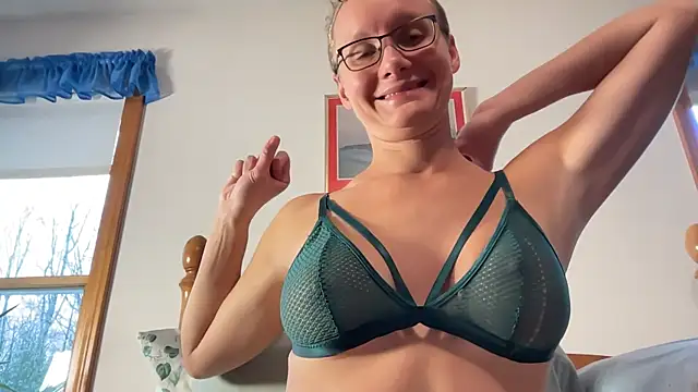 LeahWilde online show from April 2026 04:26:02 PM