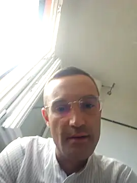 Snapshot of enricso chatting on September 2025 12:16:01 PM enricso online show from September 2025 12:16:01 PM