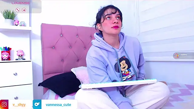 Vannessa  Shy online show from October 2025 01:03:02 AM