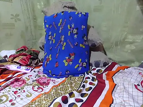 Snapshot of Alora-shine chatting on February 2025 10:21:01 PM Alora-shine online show from February 2025 10:21:01 PM