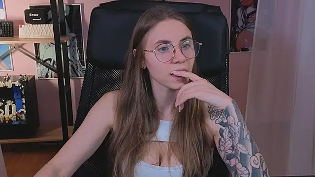  AnnaStark  online show from September 2025 07:15:02 PM