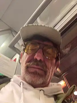 maxximere online show from February 2026 11:24:02 PM