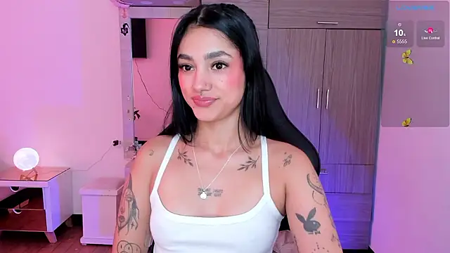 Lizzie corner v online show from March 2026 02:56:01 PM