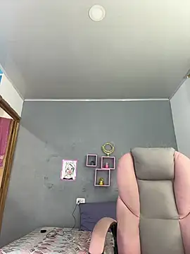 Snapshot of SexyLeilaa chatting on December 2024 06:45:01 AM SexyLeilaa online show from December 2024 06:45:01 AM