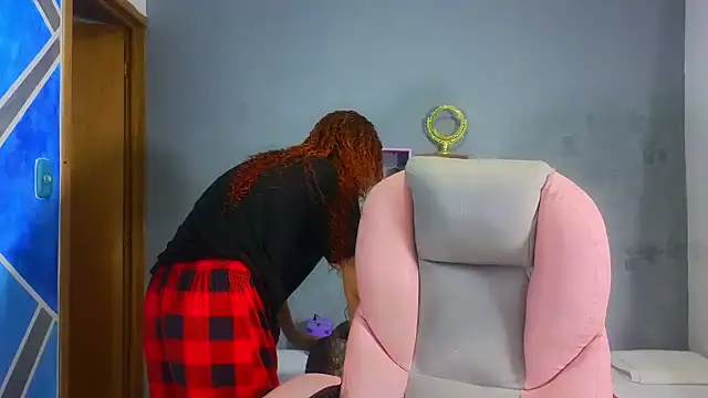 Snapshot of SexyLeilaa chatting on February 2025 12:42:01 AM SexyLeilaa online show from February 2025 12:42:01 AM