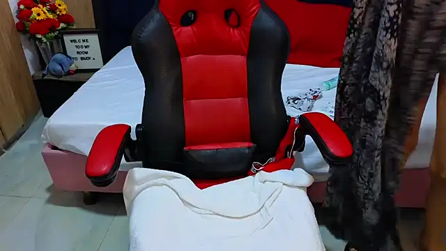 Snapshot of SexyLeilaa chatting on February 2025 05:12:01 AM SexyLeilaa online show from February 2025 05:12:01 AM