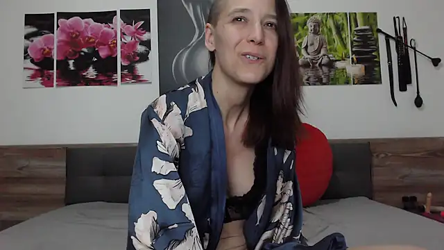 Snapshot of Naschkatze01 chatting on February 2025 08:03:01 PM Naschkatze01 online show from February 2025 08:03:01 PM
