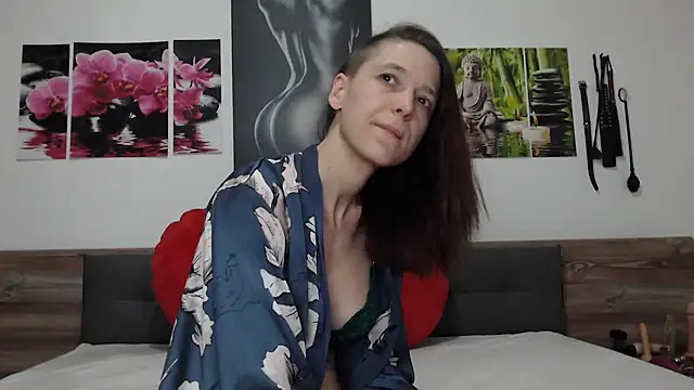 Snapshot of Naschkatze01 chatting on February 2025 08:05:02 PM Naschkatze01 online show from February 2025 08:05:02 PM