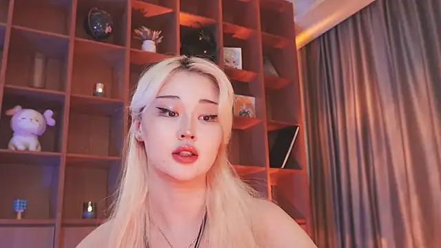 Snapshot of hyun_chia chatting on November 2025 01:38:01 AM hyun chia online show from November 2025 01:38:01 AM