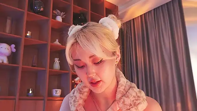 Snapshot of hyun_chia chatting on November 2025 01:39:01 AM hyun chia online show from November 2025 01:39:01 AM