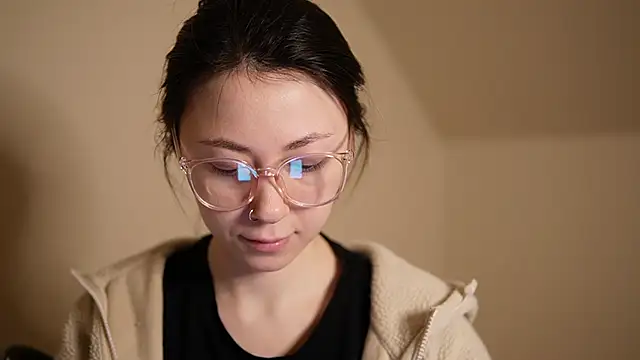 chibi moon  online show from December 2024 07:43:01 PM