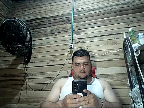 Snapshot of Arcangel_05 chatting on May 2026 04:31:01 AM Arcangel 05 online show from May 2026 04:31:01 AM