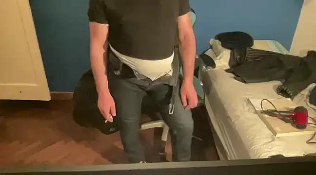 Snapshot of Fabrissi chatting on December 2024 01:10:02 AM Fabrissi online show from December 2024 01:10:02 AM