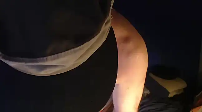 Snapshot of Fabrissi chatting on February 2025 07:58:01 PM Fabrissi online show from February 2025 07:58:01 PM