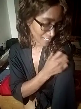 Snapshot of LunaRai chatting on March 2025 04:40:02 PM LunaRai online show from March 2025 04:40:02 PM