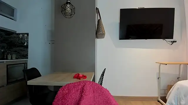 Snapshot of alexademie1 chatting on December 2024 09:08:02 PM alexademie1 online show from December 2024 09:08:02 PM