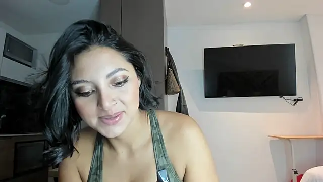 Snapshot of alexademie1 chatting on January 2025 01:58:01 PM alexademie1 online show from January 2025 01:58:01 PM