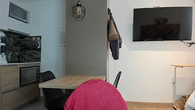 Snapshot of alexademie1 chatting on January 2025 09:30:02 PM alexademie1 online show from January 2025 09:30:02 PM