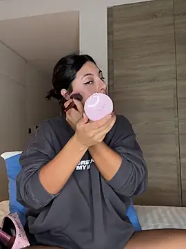 alexademie1 online show from November 2025 01:22:01 PM