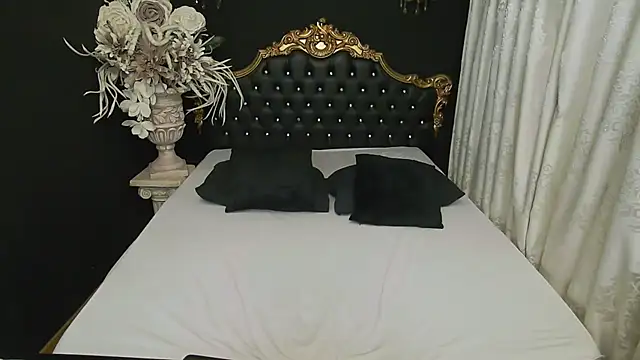 MichaelaDark online show from February 2025 04:26:02 AM