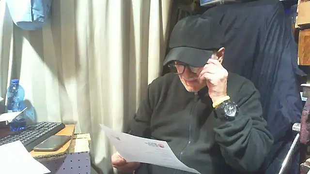 nonnomaturobisex online show from December 2025 03:29:01 PM