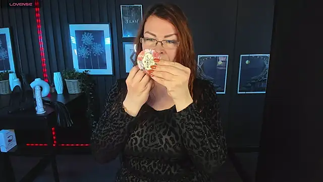 MrsIngrid online show from February 2025 07:17:02 AM