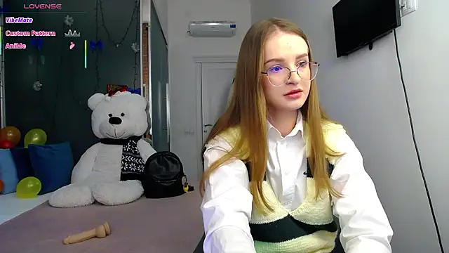 KateJonson online show from March 2025 12:37:02 PM