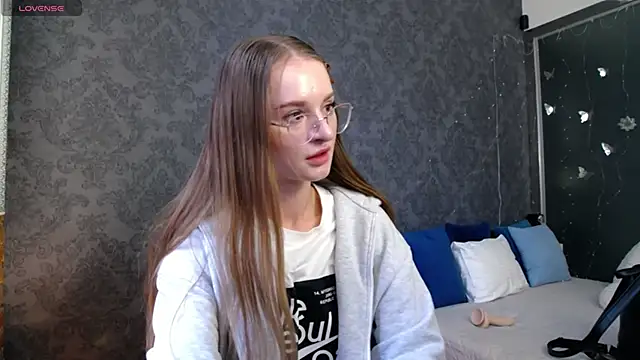 KateJonson online show from April 2026 01:23:01 PM